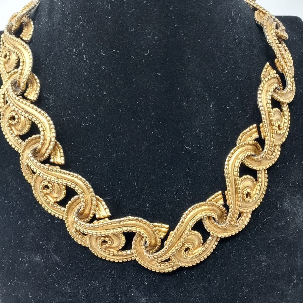 Florentine Links Statement Necklace Textured Gold Tone Ornate 18.5" Y2K Vintage - Picture 8 of 11